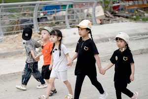 《爸爸！ 我们去哪儿？》第五季近日播出中的可爱瞬间。