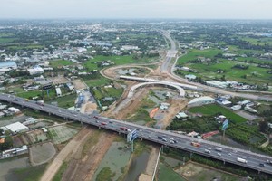 施工中的本市环市三路。