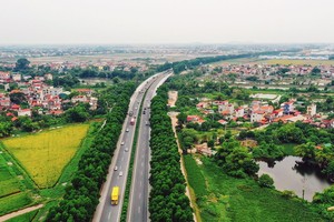 曳桥-宁平(高菩)高速公路全长50公里，于2012年全线通车，规模为4条车道及两条紧急停车道。