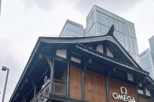 太古里的现代化时尚品牌与古建筑的融合。