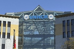 联合国难民事务高级专员公署16日发表声明说，由于资金紧缺，许多援助项目正面临威胁，该机构本身也不得不裁员3500人以节省开支。（图：互联网）