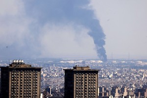 当地时间6月17日，伊朗德黑兰遭以军空袭。（图：互联网）