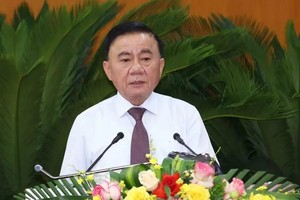 中央检查委员会主任陈锦秀在会议上发表讲话。（图：越通社）