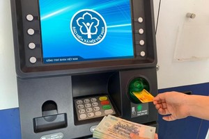 目前，越南社保机关提供70项全流程在线公共服务，并完全纳入国家公共服务网站，满足民众与企业的需求。（示意图：越通社）