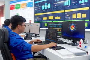 数字化转型专职人员每月获 500 万元补贴。（示意图：慧雯）