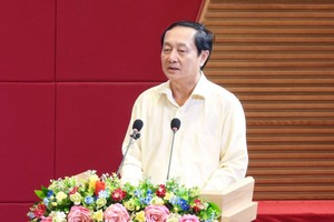 中央宣教与民运部副部长黄成达在会上发言。