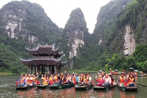 国际游客参观越南的旅游胜地。