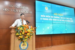 财政学院院长、优秀教师阮陶松副教授、博士在会上致辞。（图：财政学院）