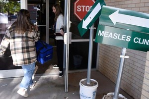 美国得州安德鲁斯县一家麻疹诊所。（图：AP）