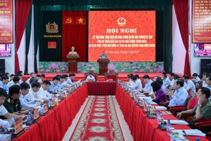 政府总理范明政与九龙江平原各省领导人举行的会议现场。（图：VGP）