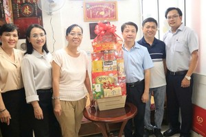 安东坊慰问华人优抚政策家庭