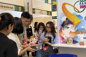 图为 2024年Mega Us Expo的商贸对接与产品展示活动。