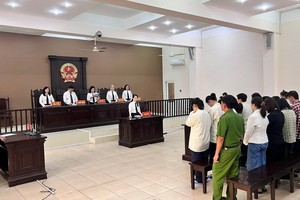 图为一起人口贩卖案的庭审现场。（图：越通社）