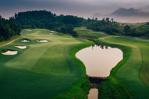 美丽的巴拿山高尔夫球场。