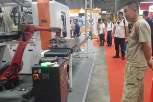 参展商推介数字化和永续生产设备。