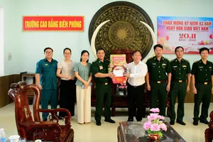 Đồng chí Trần Tuấn Lĩnh thăm và tặng quà Trung đoàn Minh Đạm