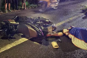 Xe đầu kéo va chạm xe máy, 1 người tử vong