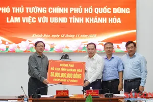 Phó Thủ tướng Hồ Quốc Dũng thăm hỏi các nạn nhân vụ sạt lở đất tại Khánh Hòa