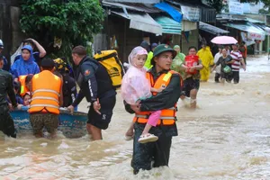 Bộ Chính trị yêu cầu bảo đảm tuyệt đối không để người dân đói, rét, thiếu nước sạch, thiếu thuốc men