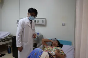 Bệnh nhân điều trị tại Bệnh viện Đa khoa Bà Rịa, nghi ngộ độc sau khi ăn bánh mì tại cơ sở N.H