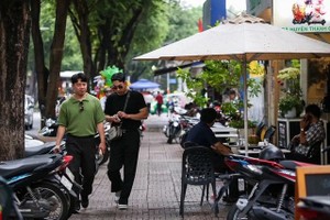 本市人行道一隅。