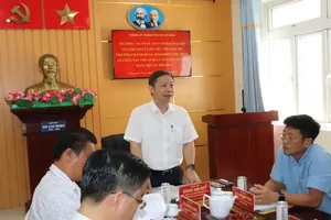 市委宣教与民运处常务副主任杨英德在会上致辞。