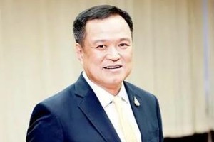 阿努廷当选泰国新总理 