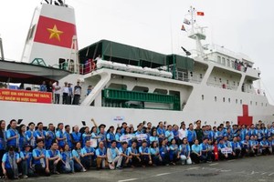 胡志明市工作团启程探望西南各岛屿。