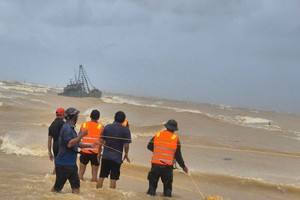 第二海队各单位正在开展救援工作 。