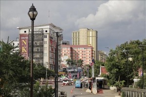 从泰国尖竹汶府邦南隆县Ban Pakkad永久边境检查站拍摄的柬埔寨一侧的照片。