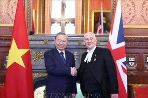 党中央总书记苏林会见英国下议院议长林赛·霍伊尔。