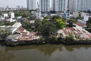 2024年，位于原平政县的大婆涌沿岸一排民房。