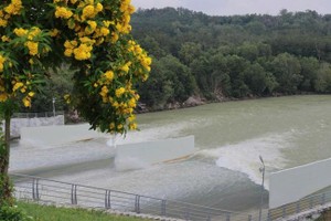  图：油汀水库的2025年第8期溢洪泄水。