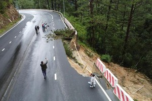 11月17日帕簾岭滑坡位置。