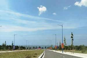 进入藩切航空港项目道路。