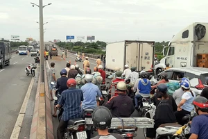 Tai nạn liên hoàn trên cầu Cần Thơ, 1 người tử vong