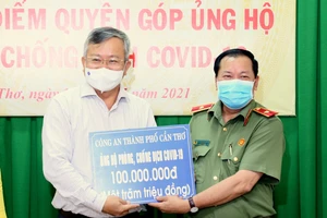 Cần Thơ tiếp nhận 1,9 tỷ đồng ủng hộ phòng chống dịch Covid-19