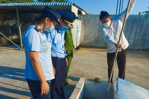 Sóc Trăng phạt nhiều cửa hàng xăng dầu không bán hàng