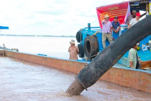 Sóc Trăng khởi công khai thác mỏ cát sông hơn 1,14 triệu m³