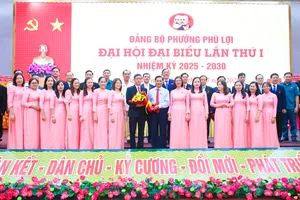 Chủ tịch UBND TP Cần Thơ: Lấy sự hài lòng của người dân làm tiêu chí đánh giá kết quả công việc của cán bộ 