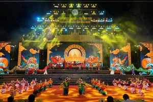 Khai Lễ hội Oóc Om Bóc - Đua ghe Ngo TP Cần Thơ