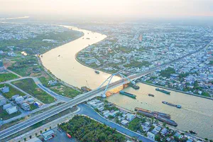 Tăng cường đầu tư công cho vận tải, logistics đường thủy