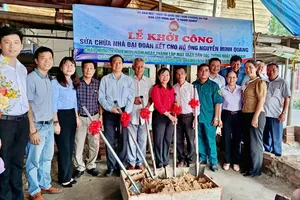 Phường An Phú (TPHCM) sửa nhà cho 2 hộ nghèo
