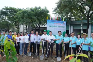 Phường Đông Hòa trồng 1.200 cây xanh trong khu dân cư