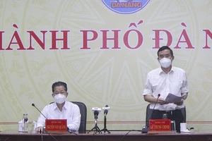 Ông Lê Trung Chinh, Chủ tịch UBND TP Đà Nẵng trong cuộc họp Ban chỉ đạo phòng chống dịch Covid-19