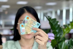 定居国外但未申请放弃越南国籍，能否办理身份证？