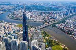 胡志明市提供大量就业机会，吸引了大量劳工。