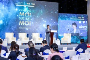 财政部副部长阮氏碧玉在论坛上发言。