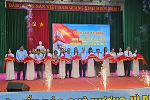 “黄沙、长沙归属越南—历史证据与法律依据”流动展览开幕式在德乐省举行。