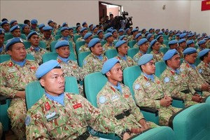 参加在联合国维和任务的3号工兵队和6号2级野战医院战士。